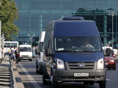 Ein Wagen mit den ausgetauschten russischen Spionen in Moskau. Moskau