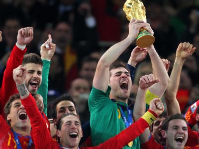 Die spanische Nationalmannschaft feiert ausgelassen. Spanien