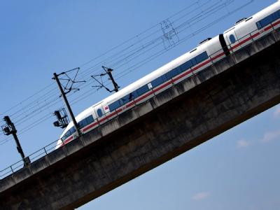 Verbraucherschutzministerin Aigner ist wütend: «Ich verlange, dass Reisende in Zügen unverzüglich über den Ausfall der Klimaanlage informiert werden.» ICE der Deutschen Bahn