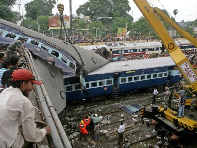 Bei einem schweren Zugunglück im ostindischen Bundesstaat Westbengalen sind mindestens 60 Menschen ums Leben gekommen. Mindestens 60 Tote bei Zugunglück in Indien