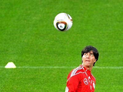 Jogi Löw kam 2004 als Assistent von Jürgen Klinsmann zum DFB. Nach der WM 2006 übernahm er als Bundestrainer und hat weiter Spaß am Amt als «Bundes-Jogi». (Archivbild) Jogi Löw bleibt Bundestrainer