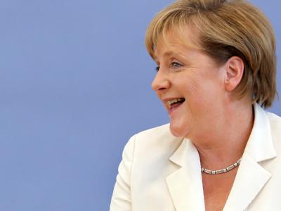 Bundeskanzlerin Merkel geht gut gelaunt in den Sommerurlaub. Merkel vor der Bundespressekonferenz
