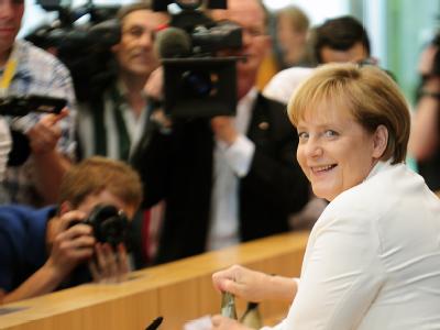 Angela Merkel vor ihrer Pressekonferenz. Merkel vor Bundespressekonferenz