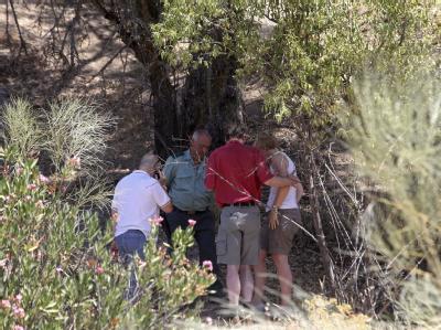 Spanische Polizei untersucht den Fundort der Kinderleiche. Fundort