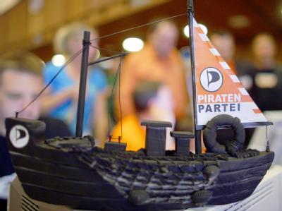 Jedes Mitglied der Piratenpartei kann sich künftig mit eigenen Initiativen oder Gegenanträgen zu Wort zu melden. Piratenpartei organisiert sich neu im Netz