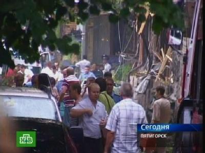 TV-Aufnahme nach dem Bombenattentat vor einem Cafe in Südrussland. Bombenexplosion vor russischem Cafe