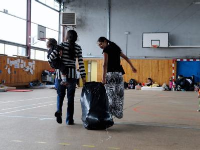 Die ersten Roma sind aus Frankreich ausgeflogen worden. Roma in Frankreich