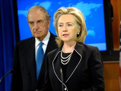 US-Außenministerin Clinton kündigt die Einladung zu den ersten direkten Nahost-Gesprächen nach zwei Jahren an. Hillary Clinton