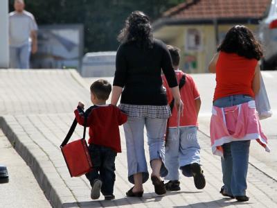 Eine Studie kommt zu dem Schluss: Mehr als die Hälfte der Hartz-IV-Empfänger zwischen 15 und 64 Jahren geht einer sogenannten nützlichen Tätigkeit nach. (Symbolbild) Studie zu Hartz-IV-Familien