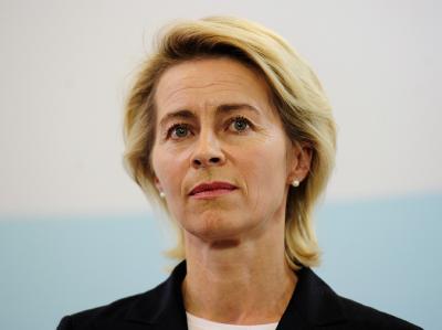 Bundesarbeitsministerin von der Leyen nimmt sich des Mangels an Fachkräften an. Ursula von der Leyen