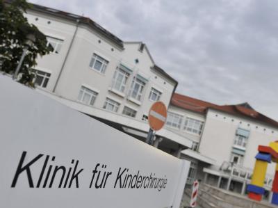 Das Zentrum für Kinder- und Jugendmedizin der Universitätsmedizin Mainz. Hier sind am Samstag nach der Versorgung mit einer mit Bakterien verunreinigten Infusion zwei Säuglinge gestorben. Un