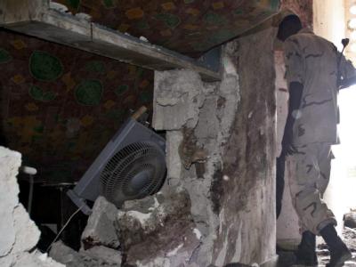 Als Armeeangehörige verkleidete Rebellen haben ein Hotel in Mogadischu gestürmt. Kämpfe in Mogadischu