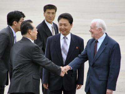 US-Ex-Präsident Jimmy Carter (R) bei seinem Besuch in Nordkorea. Carter in Nordkorea