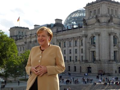 Kanzlerin Merkel stärkte Verteidigungsminister zu Guttenberg den Rücken. Bundeskanzlerin Merkel