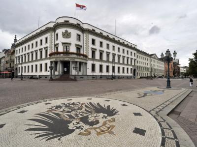Hier im hessischen Landtag in Wiesbaden stellt der künftige Ministerpräsident Bouffier (CDU) die neuen Minister seines Kabinetts vor, bevor er selbst als Ministerpräsident vereidigt wird. Landtag Wiesbaden