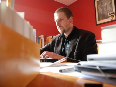 Der rechte Verleger Götz Kubitschek setzt fest auf auf eine größere Plattform für die neue Rechte durch die Sarrazin-Debatte. (Archivbild) Verleger Götz Kubitschek