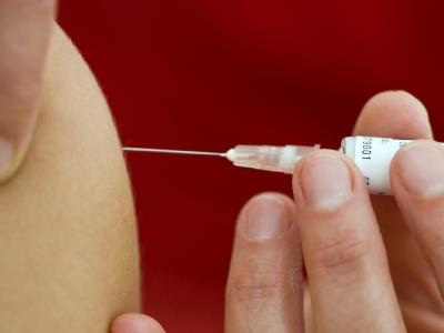 Die deutschen Gesundheitsbehörden raten dringend zu einer Schutzimpfung. Die Grippe sei unberechenbar (Archivbild). Grippeschutzimpfung