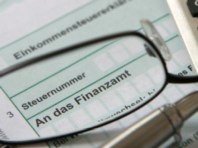 Die Steuer-Identifikationsnummer soll die gleichmäßige Besteuerung aller Bürger erleichtern (Archiv- und Symbolbild). Steuererklärung