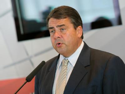 Sigmar Gabriel hat seine Kritik an Thilo Sarrazin präzisiert. Gabriel