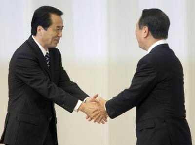 Der japanische Ministerpräsident Naoto Kan (l.) und sein Herausforderer Ichiro Ozawa. Kan und Ozawa