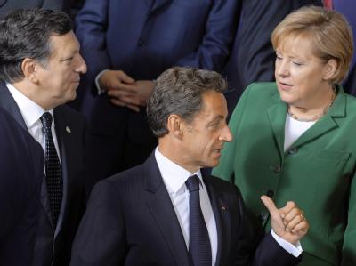 Jose Manuel Barroso, Nicolas Sarkozy und Angela Merkel beim EU-Sondergipfel in Brüssel. EU-Gipfel in Brüssel
