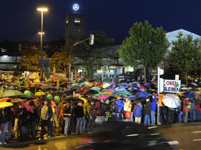 Die Proteste nehmen kein Ende: Erneut gingen Zehntausende gegen das Milliarden-Bahnprojekt Stuttgart 21 auf die Straße. Protest gegen Stuttgart 21