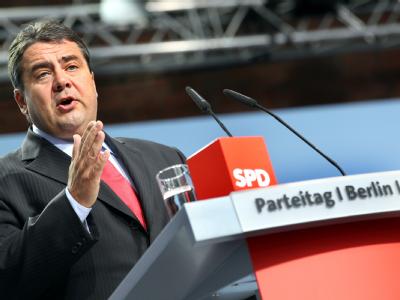 Der Vorsitzende der SPD, Sigmar Gabriel, spricht am Sonntag (26.09.2010) auf dem Parteitag der SPD in Berlin. SPD-Parteitag