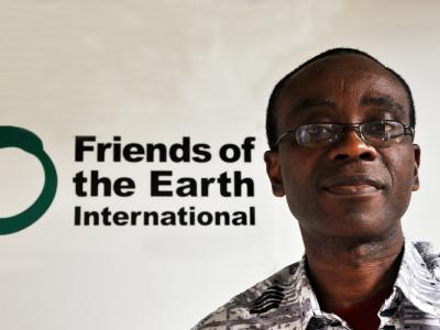 Der nigerianische Umweltschützer Nnimmo Bassey erhält einen Preis, weil er die «menschlichen Kosten der Ölförderung aufzeigt». Nnimmo Bassey