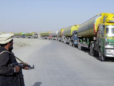 Die pakistanische Grenze bei Torkham ist wieder geöffnet. Grenzverkehr