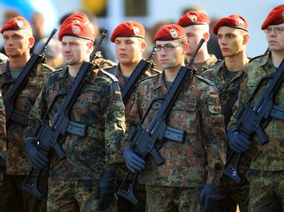 Soldaten der Bundeswehr: Das Kabinett will die Verlängerung von drei Bundeswehreinsätzen in Bosnien-Herzegowina, im Indischen Ozean und im Mittelmeerraum beschließen. (Archivbild) Bundeswehrsoldaten