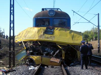 Schwarzer Tag für Polen und die Ukraine: Bei zwei Verkehrsunfällen sterben mindestens 60 Menschen. In der Ukraine rammte eine Lok einen überfüllten Bus. Zug rammt Bus