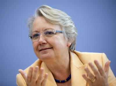 Bildungsministerin Schavan möchte, dass Kinder aus sozialen Brennpunkten bereits vor der Einschulung an Bücher herangeführt werden. Annette Schavan