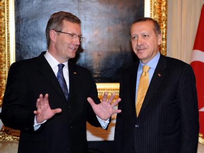 Christian Wulff am Dienstag zusammen mit dem türkischen Präsidenten Gül. Wulff in der Türkei