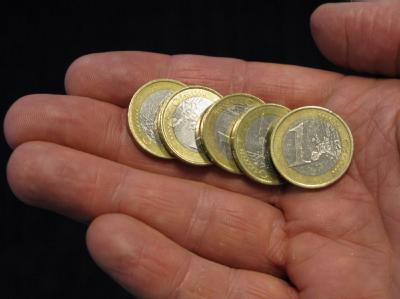 Über die Berechnungen der Hartz-IV-Regelsätze wird heftig gestritten. Fünf Euro mehr