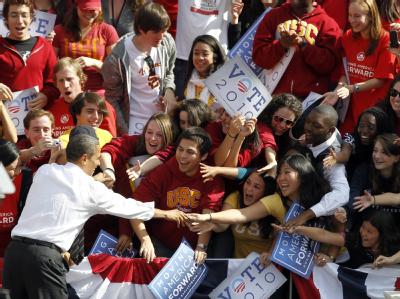 Barack Obama bei einer Wahlkampfveranstaltung an einer Universität in Los Angeles. Obama im Wahlkampf