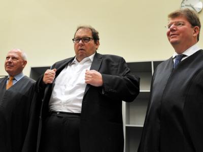 Zwei Männer und zwei Frauen sind angeklagt, Ottfried Fischer (M) im Sommer 2009 heimlich beim Sex mit Prostituierten in seiner Münchner Wohnung gefilmt zu haben. Prozessbeginn Otti Fischers Prostituierten-Affäre
