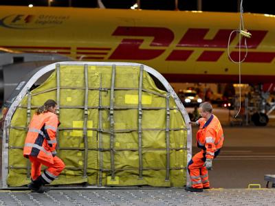 Ein Luftfrachtcontainer auf dem Flughafen Leipzig/Halle. (Archiv- und Symbolbild) Luftfrachtcontainer