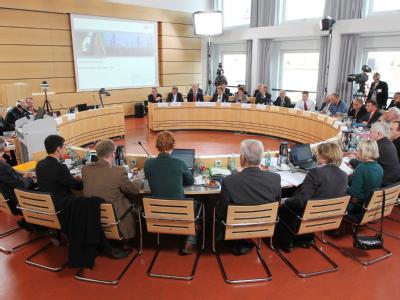 Dritte Runde der öffentlichen Schlichtungsgespräche im Rathaus von Stuttgart. (Archivbild) Schlichtungsrunde