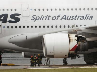 Notlandung in Singapur: Das Triebwerk des A380 ist schwer beschädigt. Qantas-Airbus A 380 in Singapur notgelandet
