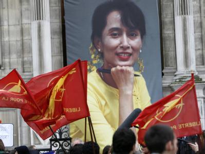 Große Freude über die Freilassung auch in Paris. Sechs Friedensnobelpreisträgerinnen haben zudem angekündigt, dass sie Aung San Suu Kyi so schnell wie möglich besuchen wollen. Aung San Suu Kyi