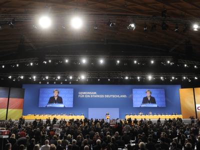 Etwa 1000 Delegierte beraten während des Bundesparteitages der CDU über den Kurs der Partei. CDU-Parteitag - Übersicht, Merkel