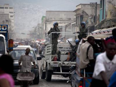 Brasilianische Blauhelmsoldaten fahren in Port-au-Prince Patrouille. UN-Blauhelme in Haiti