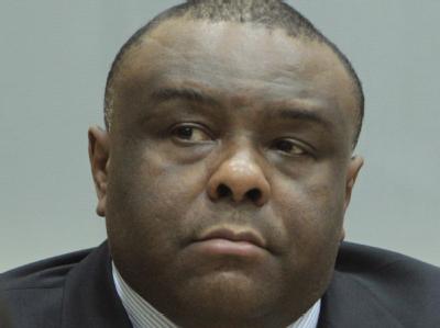 Jean-Pierre Bemba Miliz soll systematisch Frauen und Mädchen vergewaltigt, unzählige Menschen massakriert und Ortschaften geplündert haben. Jean-Pierre Bemba