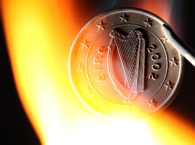 Irland bittet als erstes Land um Finanzhilfe aus dem Euro-Rettungsschirm. Finanzhilfe für Irland