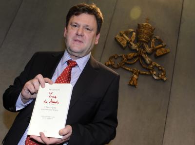 Der deutsche Publizist Peter Seewald bei der Vorstellung des Buchs Buchvorstellung 'Licht der Welt'