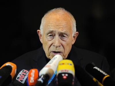 Heiner Geißler nach der Verkündung seines Schlichterspruchs. Heiner Geißler