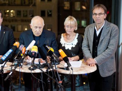 Vermittler Heiner Geißler, die Landesvorsitzende des Naturschutzbundes BUND in Baden-Württemberg, Brigitte Dahlbender, und der Landtagsabgeordnete von Büdnis 90/Die Grünen, Werner Wölfle nach dem Schlichterspruch. Stuttgart 21