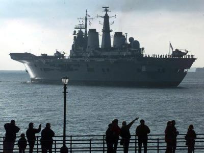 Flugzeugträger zu verkaufen: Wer genug Platz im Vorgarten hat, kann die HMS Invincible online ersteigern (Archivbild). HMS Invincible