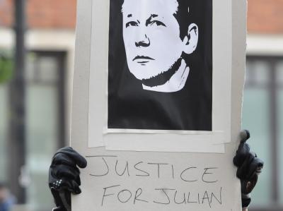 Wikileaks-Gründer Julian Assange hat die Rolle der Enthüllungsplattform als eine neue Art des Journalismus verteidigt. Solidarität mit Julian Assange