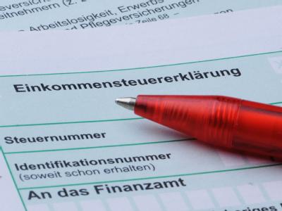 Die Spitzen der schwarz-gelben Koalition hatten sich Anfang Dezember auf Steuervereinfachungen verständigt. Steuern